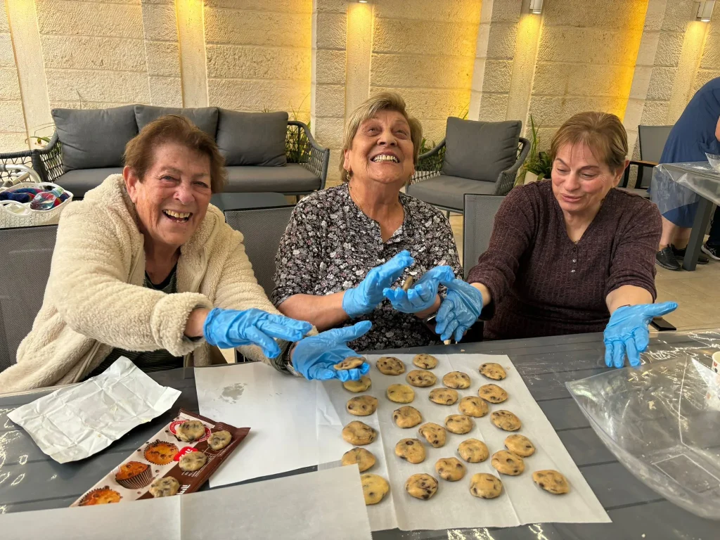 קפה ומאפה בגולדן היל דיור מוגן